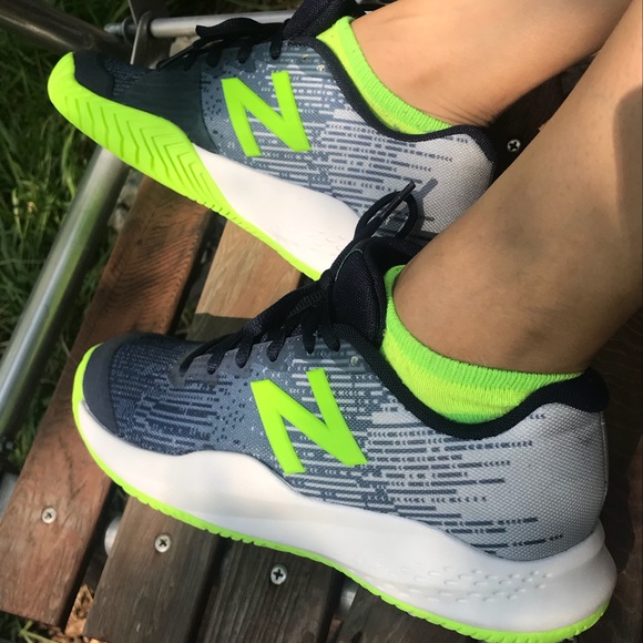 youth boys tennis shoes